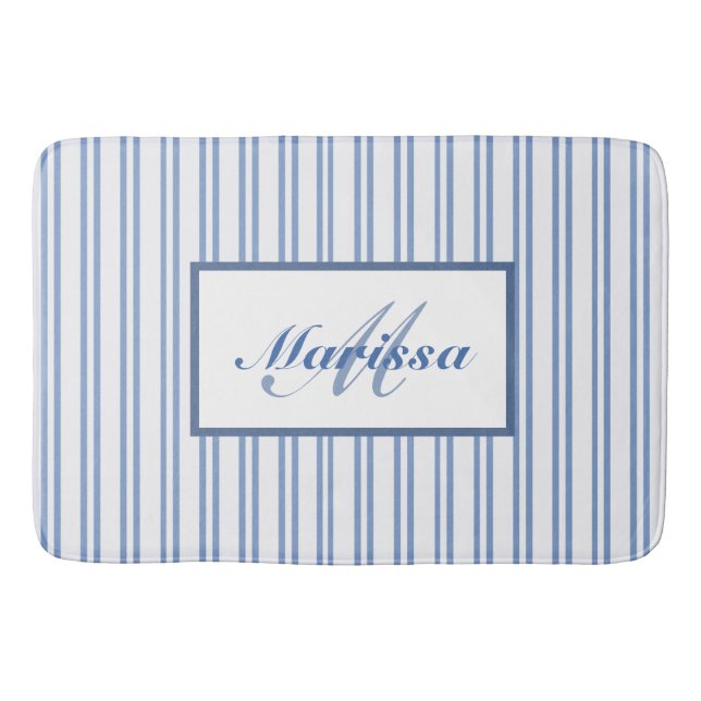 Blue White Ticking Stripes Bauernhof Mit Monogramm Badematte (Vorderseite)