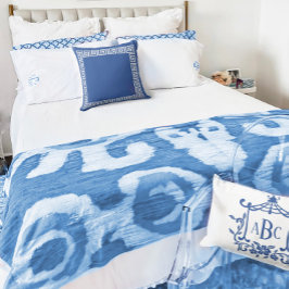 Blue & White Tribal Ikat Fleecedecke