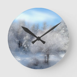 Blue Winter Sky Runde Wanduhr