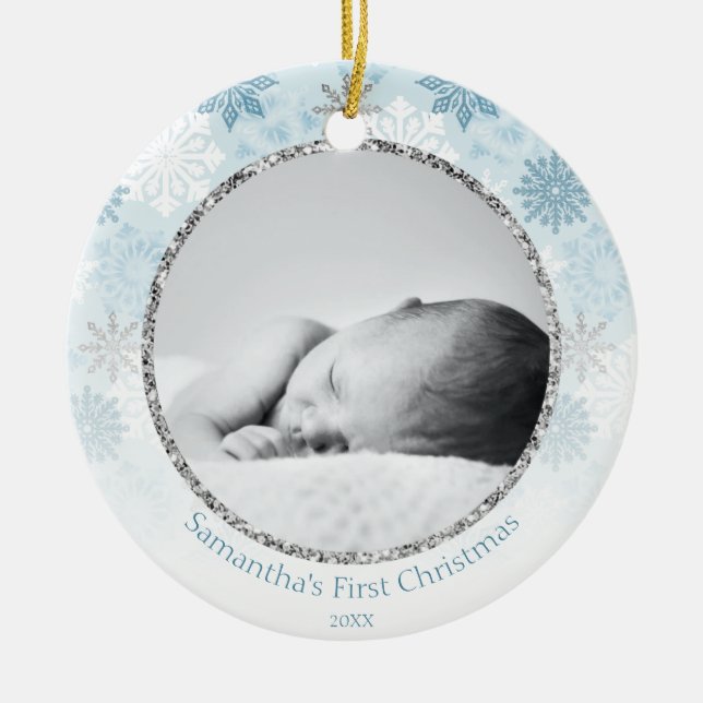 Blue Winter Snowflake Baby's First Christmas Keramik Ornament (Vorne)