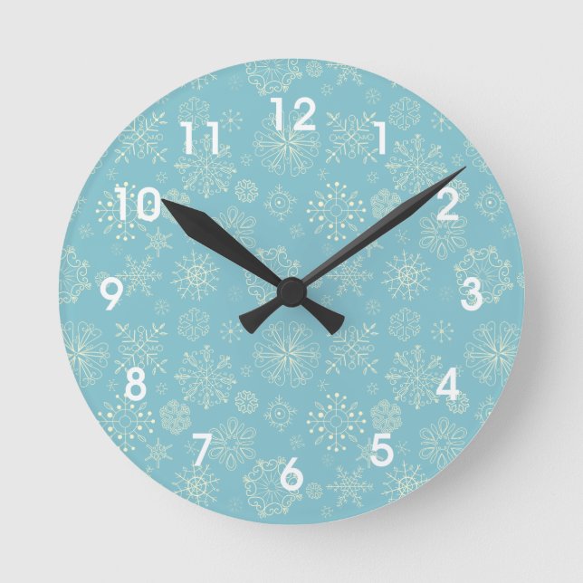 Blue Winter Snowflakes Wall Clock Runde Wanduhr (Vorderseite)