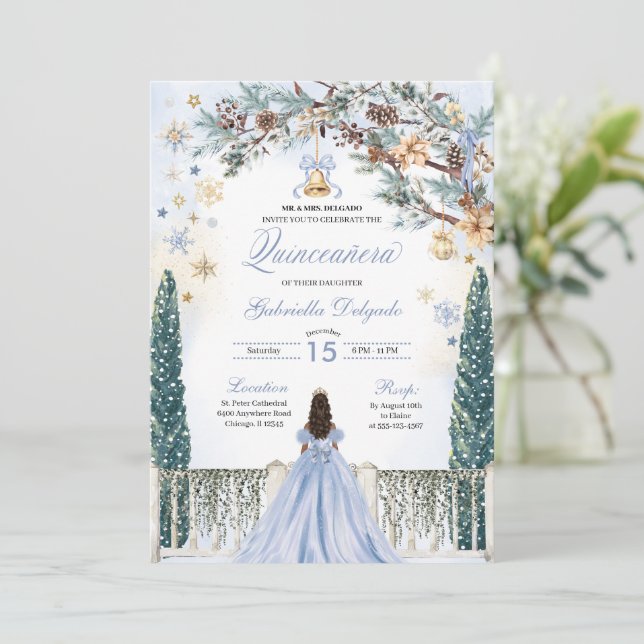 Blue Winter Wonderland Snowflake Quinceanera Einladung (Stehend Vorderseite)