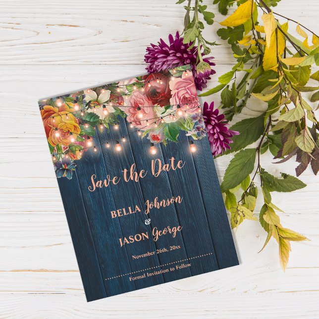 Blue Wood Floral String Lights Save The Date Einladungspostkarte (Blue Wood Floral String Lights Save The Date Invitation Postcard)