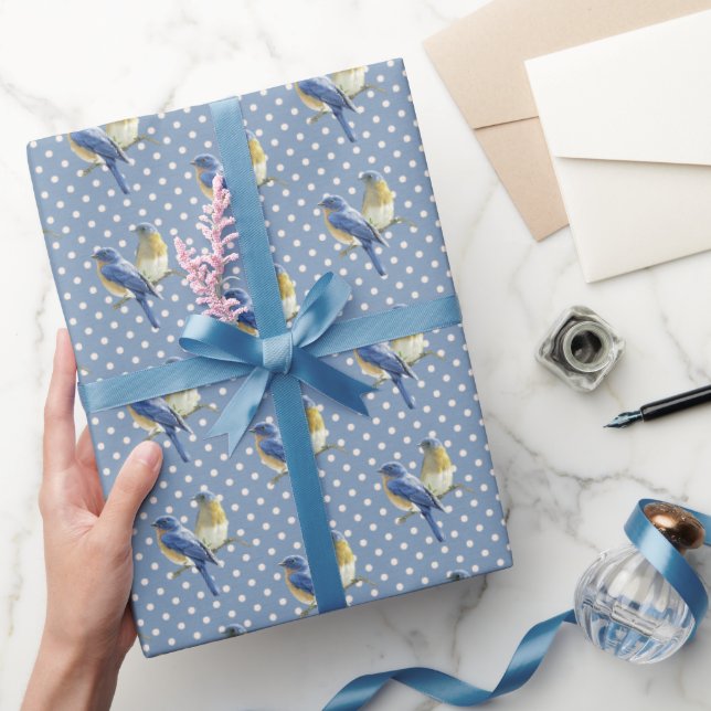 Bluebirds auf Polka Dots Geschenkpapier (Schenken)