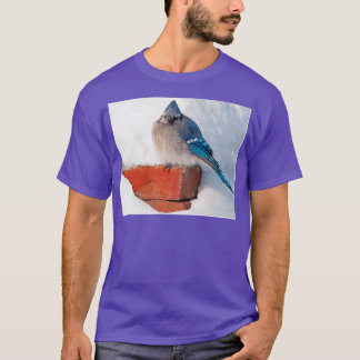 Bluejay in der Schneemasse T-Shirt