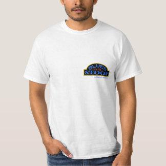 BLUES auf dem weißen Wertt-shirt des STOOP T-Shirt