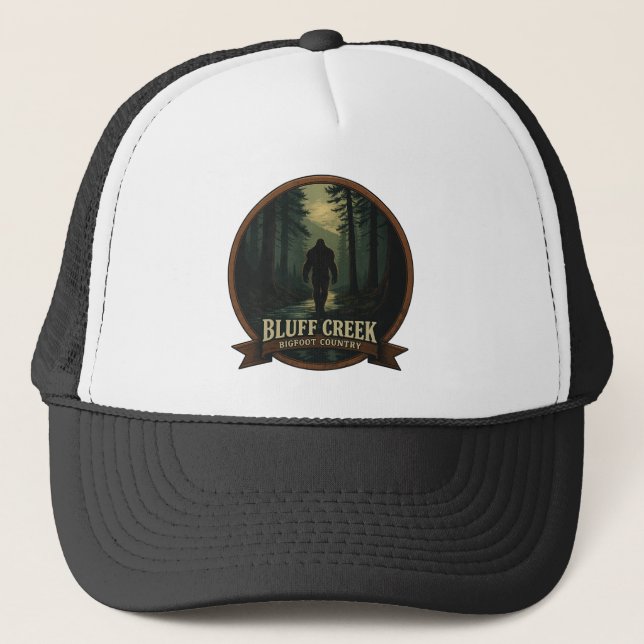Bluff Creek - Bigfoot Country Abzeichen Design Truckerkappe (Vorderseite)