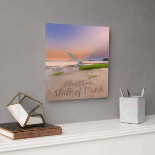 Bluffton State of Mind In den Sand geschrieben SC Quadratische Wanduhr