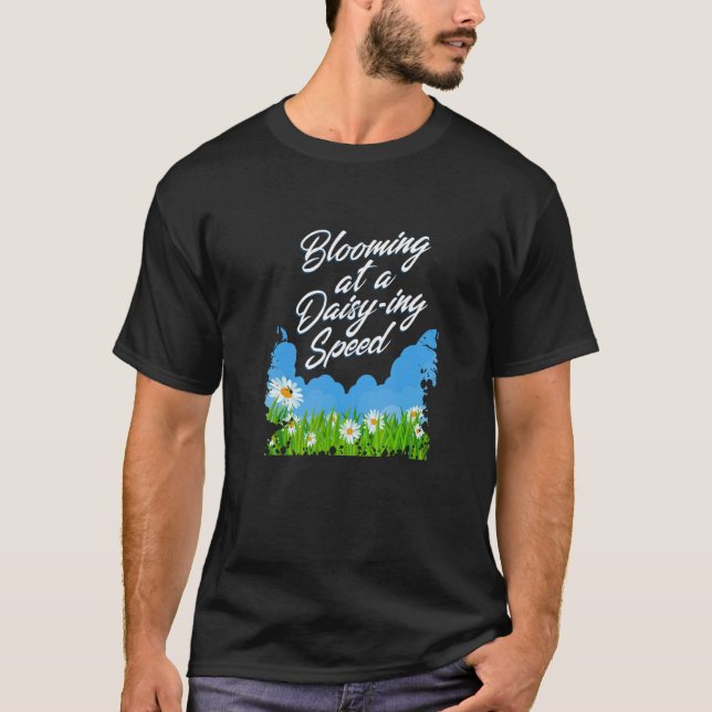 Blühen bei einer düsteren Ing-Speed-Blume, die die T-Shirt (Vorderseite)