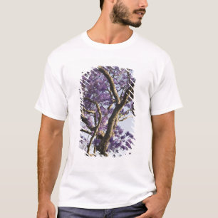 Blühen von Jacaranda Bäumen in New Farm Park, T-Shirt