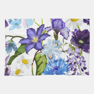 Blühende blauviolette Blume. Geschirrtuch