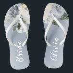 Blühende botanische staubblaue personalisierte Bra Flip Flops<br><div class="desc">Botanische Blüten und Grünpflanzen in sanft gelb,  staubblau und grau,  elegant und romantisch,  großartige personalisierte Geschenke für Braut</div>