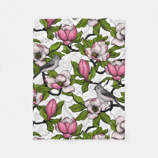 Blühende Magnolie und Titmausvogel Fleecedecke (Vorderseite)