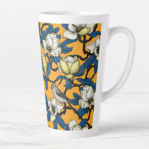 Blühende Magnolie und Titmausvogel Latte Tasse