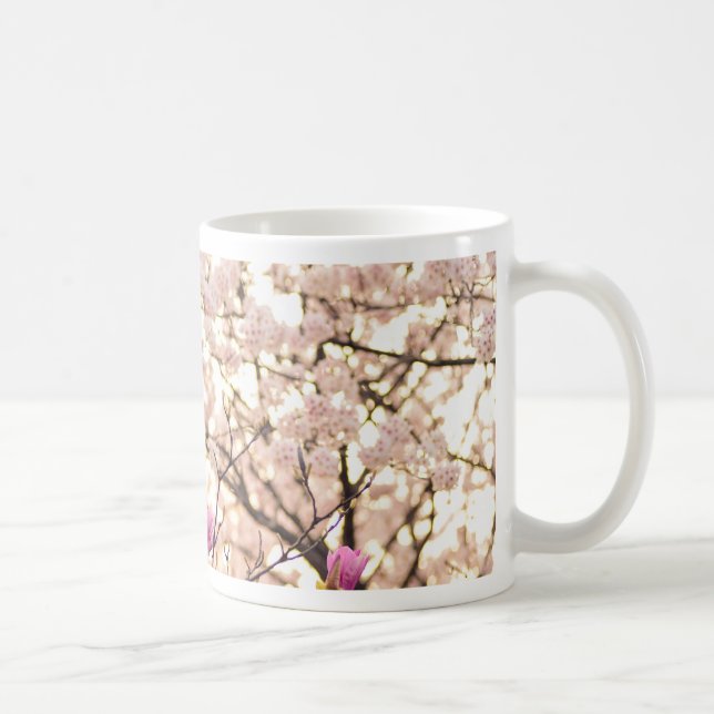 Blühende rosa Lila Magnolias-Frühlingsszene Blume Tasse (Rechts)