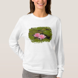 Blühende Seerosen T-Shirt