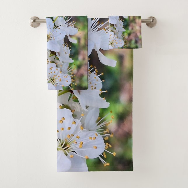 Blühender Baum im Frühling Rumänien – Blütenfotogr Badhandtuch Set (Insitu)