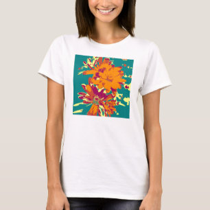 Blume auf blauem Hintergrund T-Shirt