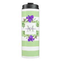 Blume aus gestrichenem Violett mit Monogramm und S