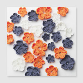 Blume aus handgefertigten Frühlingstoffen, orange Magnetkarte