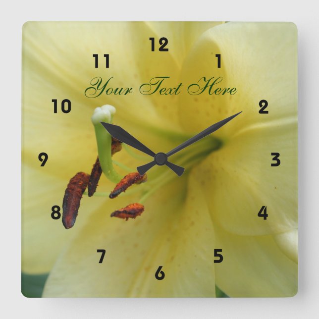 Blume Blassgelbe Lilie Quadratische Wanduhr (Vorderseite)