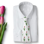 Blume Botanical Red Tulip Pastel Krawatte<br><div class="desc">Ein Halsband mit botanischer Tulpenmuster-Blume in Pastellfarben auf weißem Hintergrund: ein perfektes Geschenk für einen Liebhaber von Blume. Tulip ist die Blume von April,  die Blume von Aries und symbolische Bedeutungen von vollkommener und tiefer Liebe.</div>