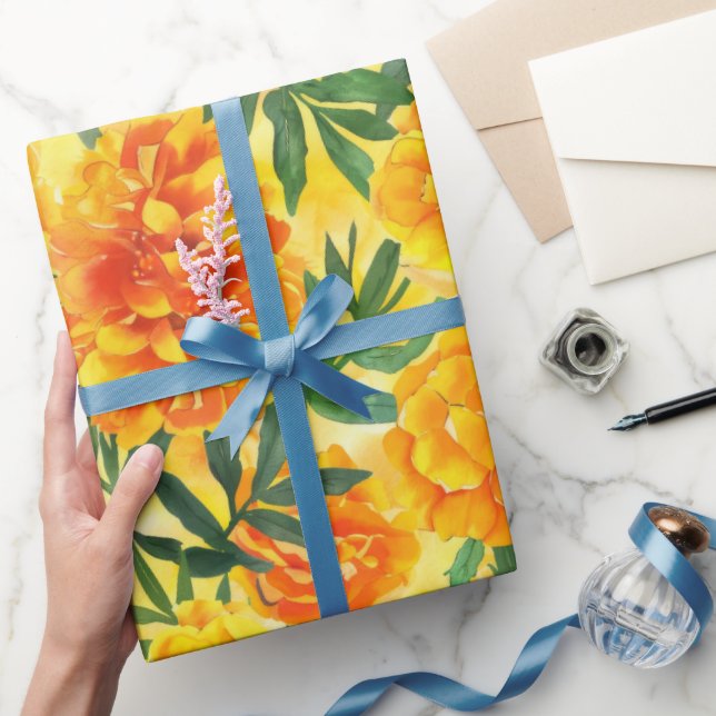 Blume der gelben und orangen Marigold-Art Geschenkpapier (Schenken)