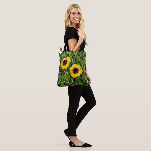 Blume des Glaubens Gelbe Wildblume Tasche Psalm (Am Model)