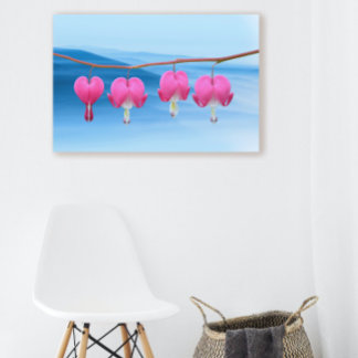 Blume des rosa Herzens im blauen Hintergrund Leinwanddruck