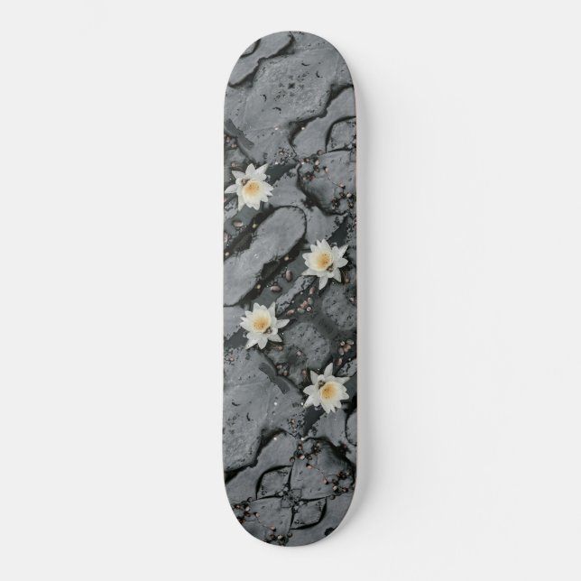 Blume des Wasserlilienbeckens verändert Skateboard (Vorderseite)