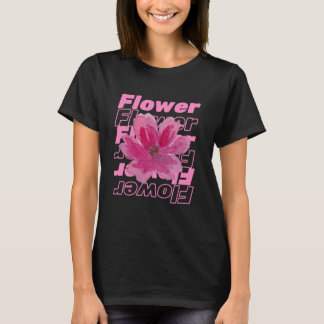 Blume - ein schlichtes, aber elegantes Blumendesig T-Shirt