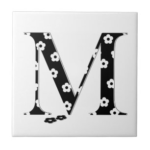 Blume Gemusterter Buchstabe M Fliese