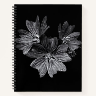 Blume im Garten in Schwarz und Weiß Nr. 11 Notizbuch