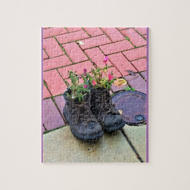 Blume in alten Stiefeln Puzzle (Vertikal)