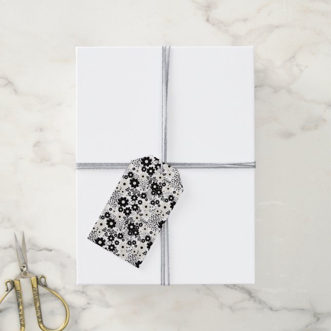 Blume in Beige und Schwarz Geschenkanhänger (Mit Garn)