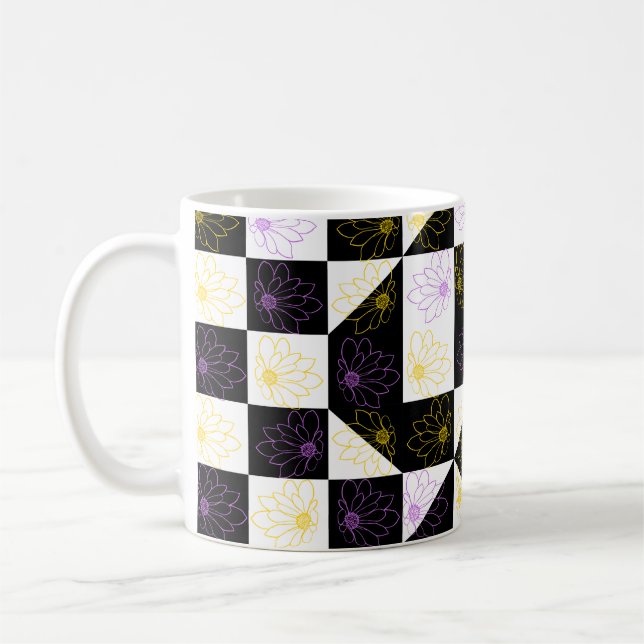 Blume in monochromen ästhetischen Schachbrettern Kaffeetasse (Links)