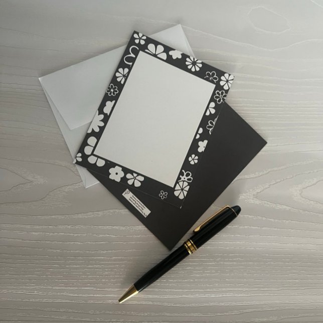 Blume Muster Blüten und Schmetterlinge Grau Mitteilungskarte (Von Creator hochgeladen)