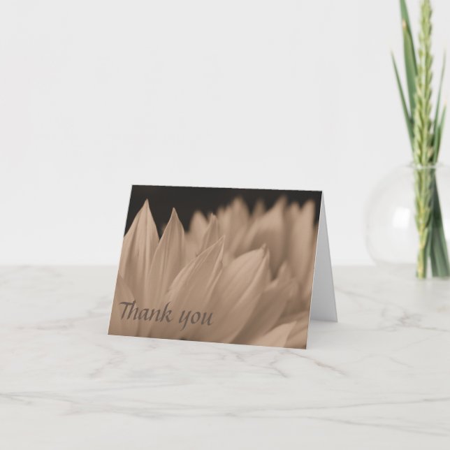 Blume Petals in Sepia Dankeskarte (Vorderseite)