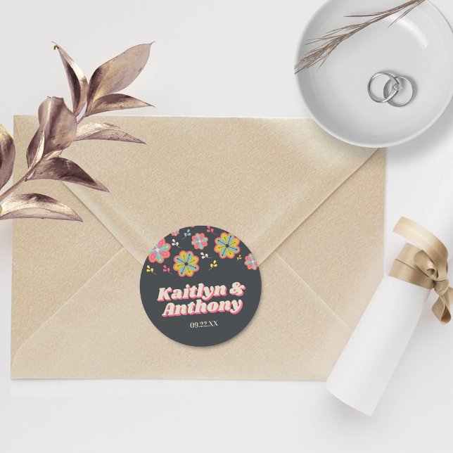 Blume Power 70er Retro Groovy Hochzeit Runder Aufkleber (Von Creator hochgeladen)