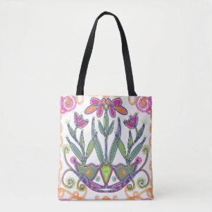 Blume, über der Schultertasche