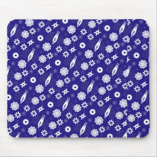 Blume und Schmetterlinge sind blau und weiß Mousepad
