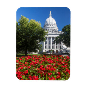 Blume vor dem Gebäude der Hauptstadt des Staat Magnet