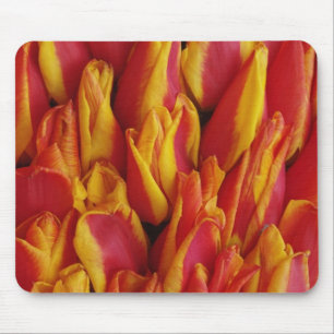 Blumen auf einem Wagen zur Feier des Königinnentag Mousepad