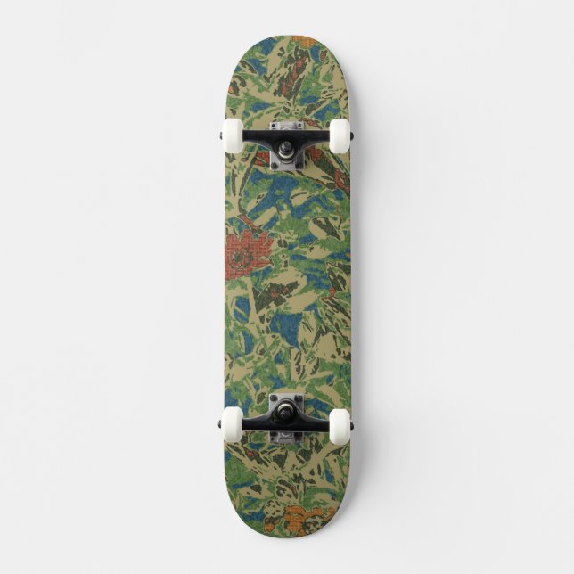 Blumen gegen Blatttarnungsmuster Skateboard (Vorderseite)