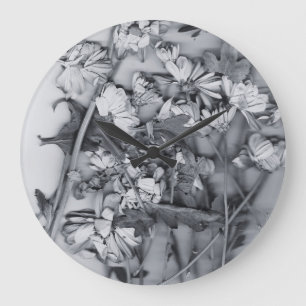 Blumen in Schwarz und Weiß Große Wanduhr