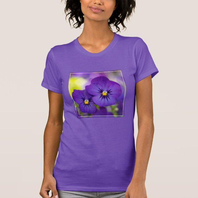 Blumen | LILA STIEFMÜTTERCHEN T-Shirt (Vorderseite)