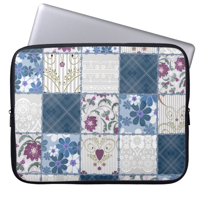 Blumen-Spitze: Nahtloser Patchwork-Hintergrund. Laptopschutzhülle (Vorderseite)