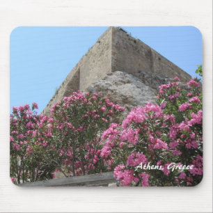 Blumen und Ruinen in Athen, Griechenland Mousepad