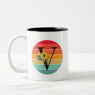 Blumenalphabet V Retro-Sonnenuntergangs-Monogramm Zweifarbige Tasse