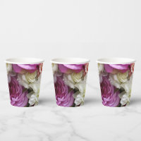 Blumenbecher mit Dahlien und Rose